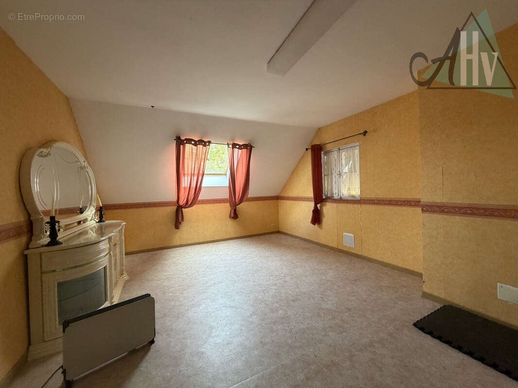 Maison fonctionnelle de plain-pied - 193 m2 - 7 pièces - Secteur Sourdun - photo 16