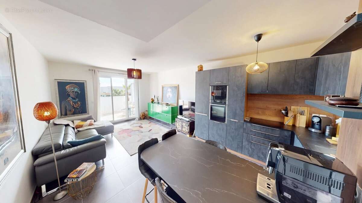 Appartement à VILLENEUVE-LOUBET