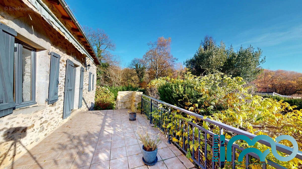 Maison à RIEUPEYROUX