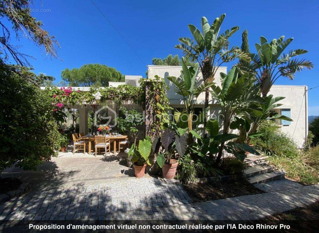 Maison à TOURRETTES