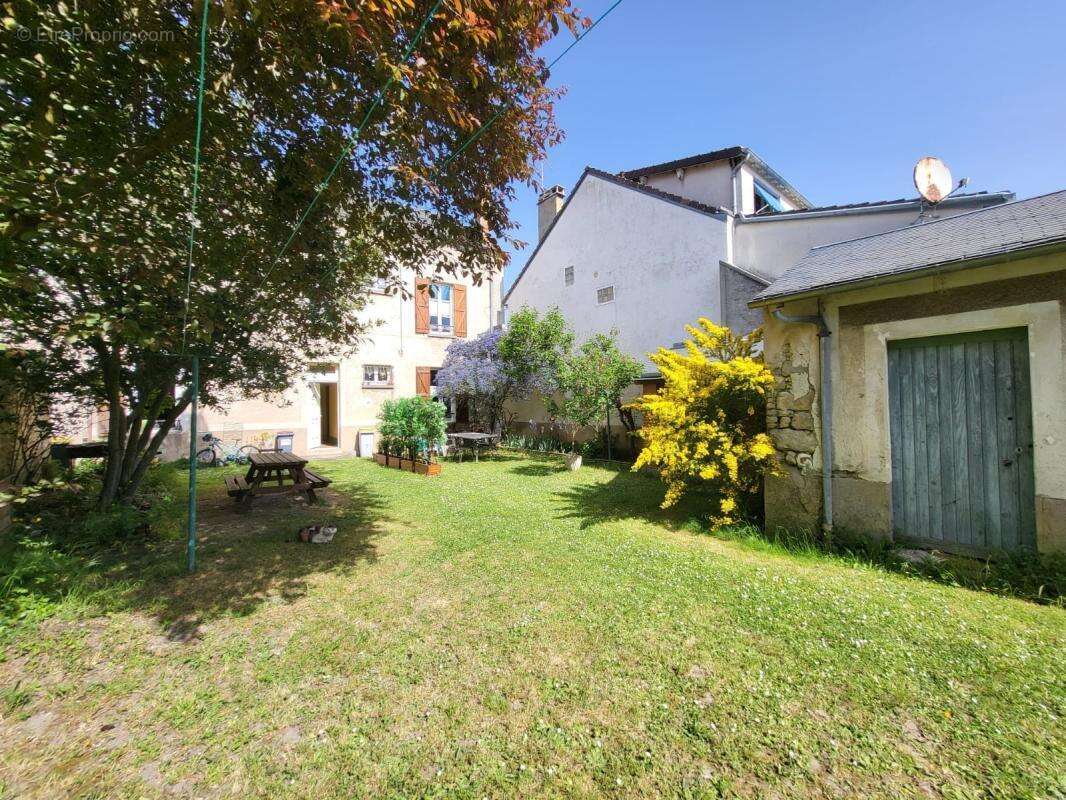 Appartement à MORIGNY-CHAMPIGNY