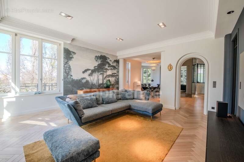 Maison bourgeoise 255 m² entièrement rénovée, parc clos et arboré de 4 303 m² (piscinable), 3 garages, terrasse, jacuzzi - photo 47