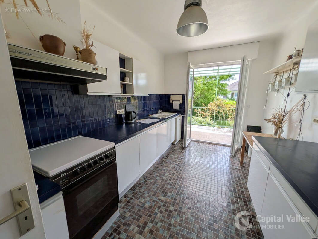Maison 140m2 - 3 à 4 chambres - Commerces et RER à pieds - photo 6