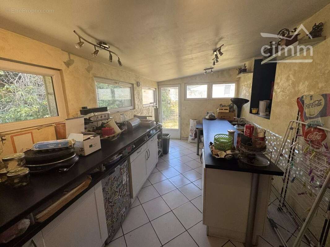 Maison d'habitation avec dépendances et jardin - photo 19