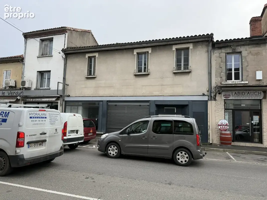 A Auch, à vendre immeuble (local commercial et appartement 3 pièces) - photo 4
