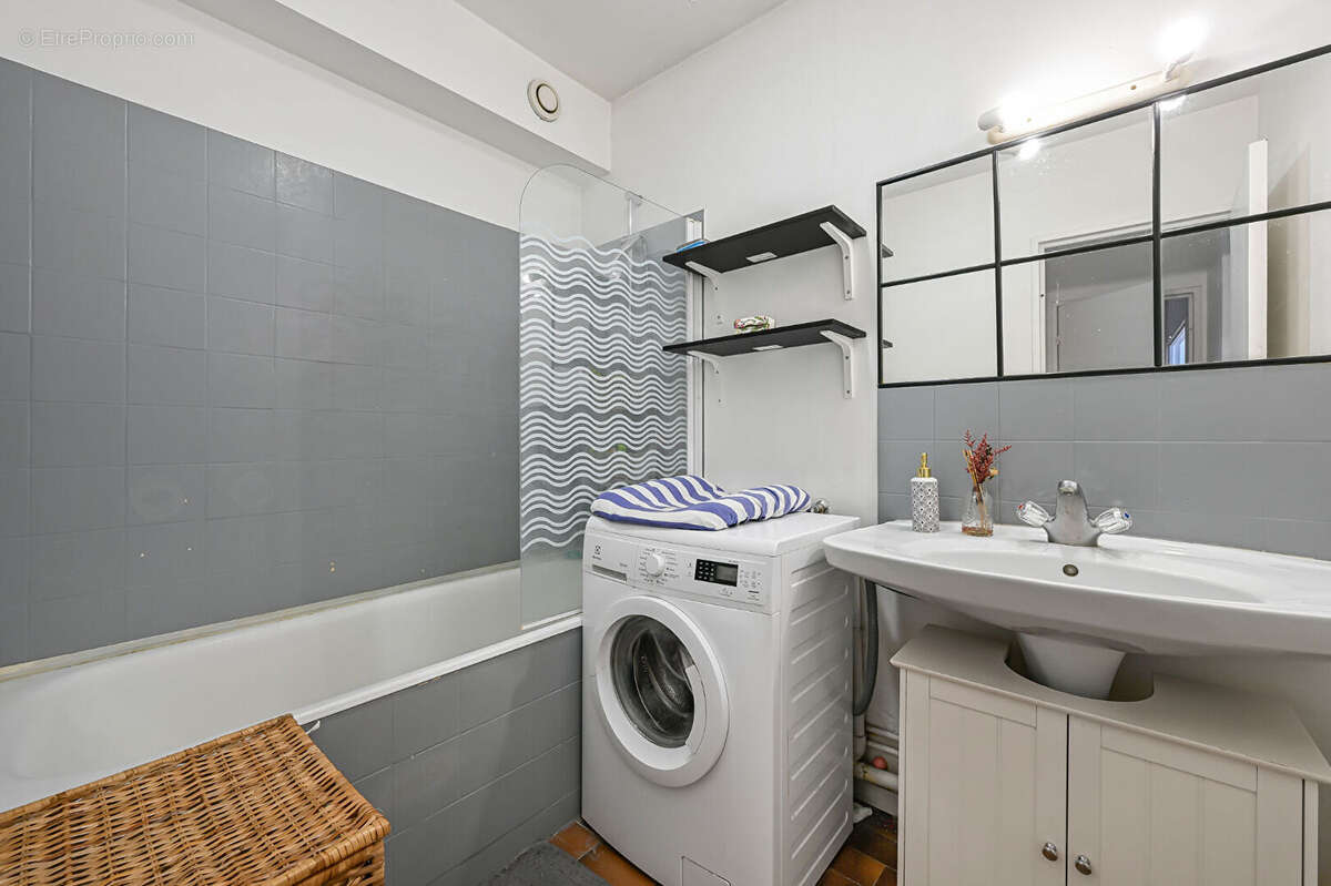 Appartement à PARIS-14E