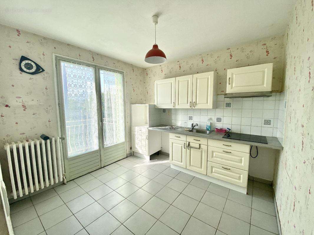 Maison à CREISSELS