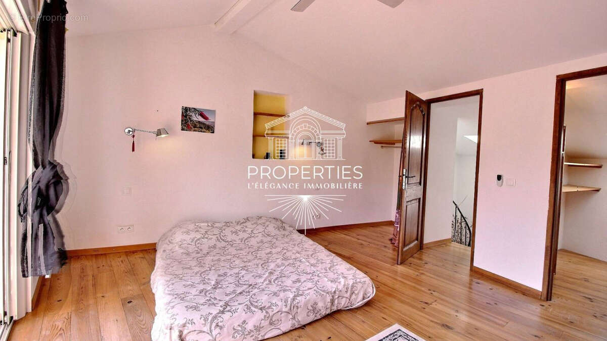 Maison à BORMES-LES-MIMOSAS