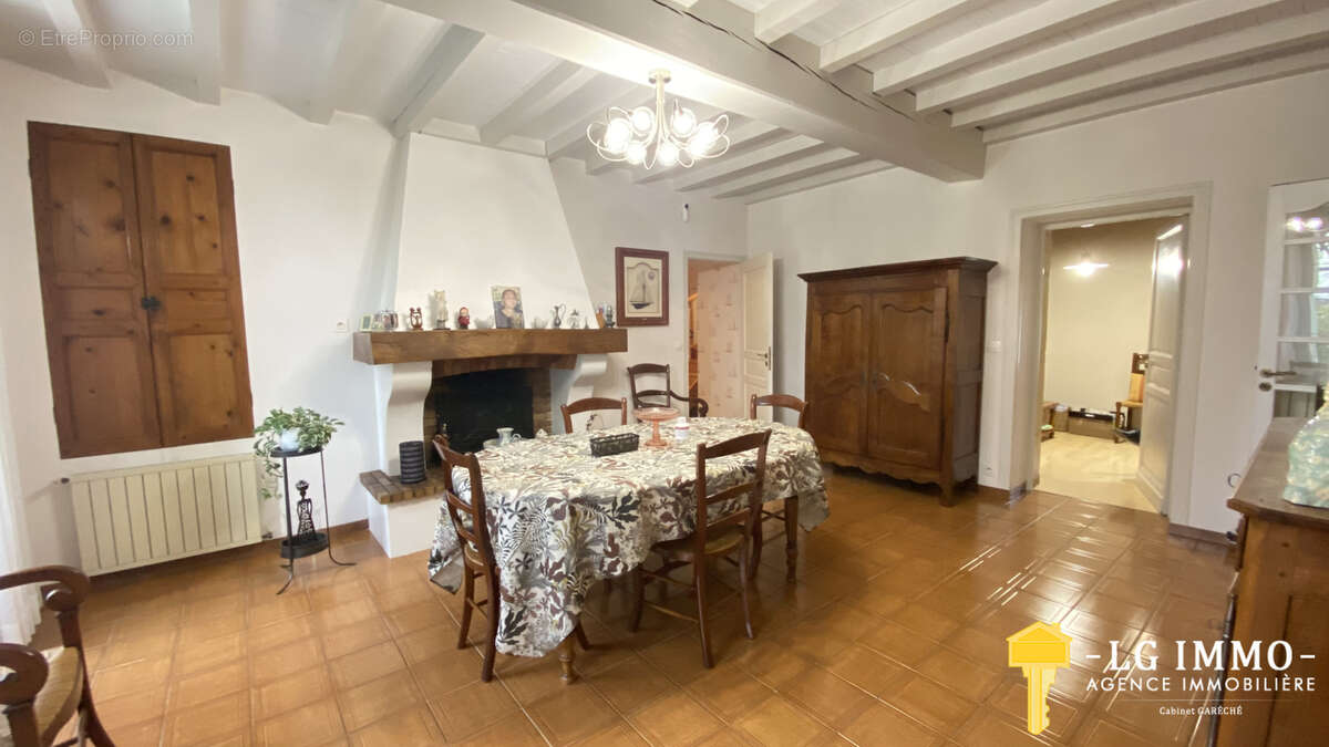 Maison à CHAMPAGNOLLES
