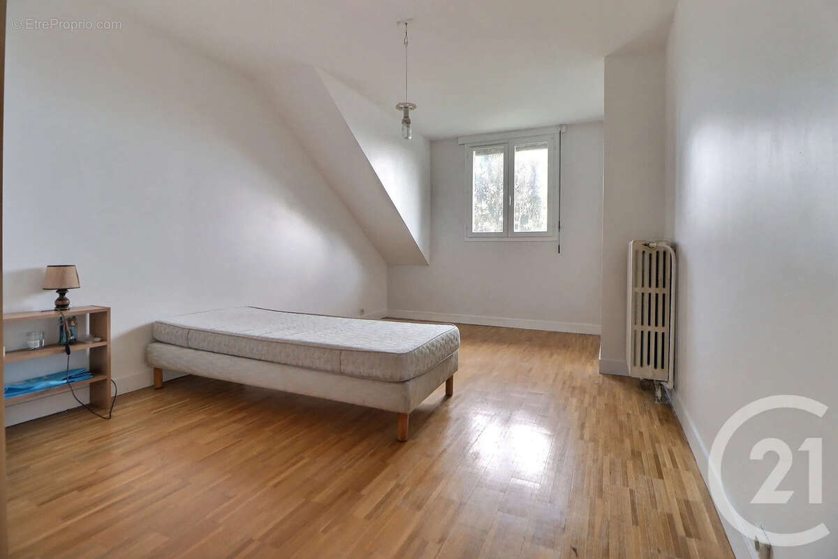 Maison 171 m² à Aulnay-Sous-Bois  - photo 10