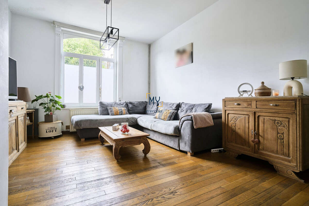 SALON - Maison à vendre - 4/5 pièces - 110 m² - Saint-André-Lez-Lille - Maison à SAINT-ANDRE-LEZ-LILLE