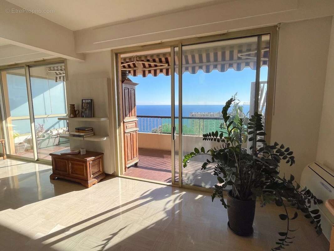 Appartement à BEAUSOLEIL