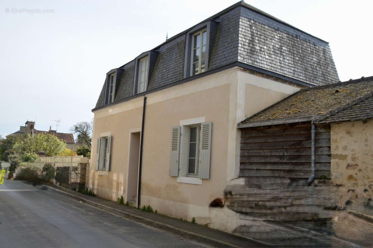Maison à ASNIERES-SUR-VEGRE