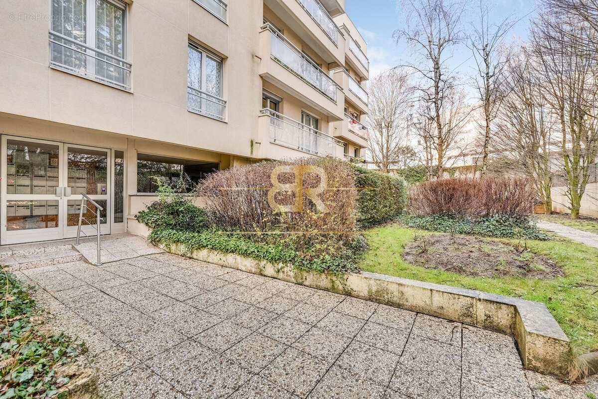 Appartement à PARIS-20E