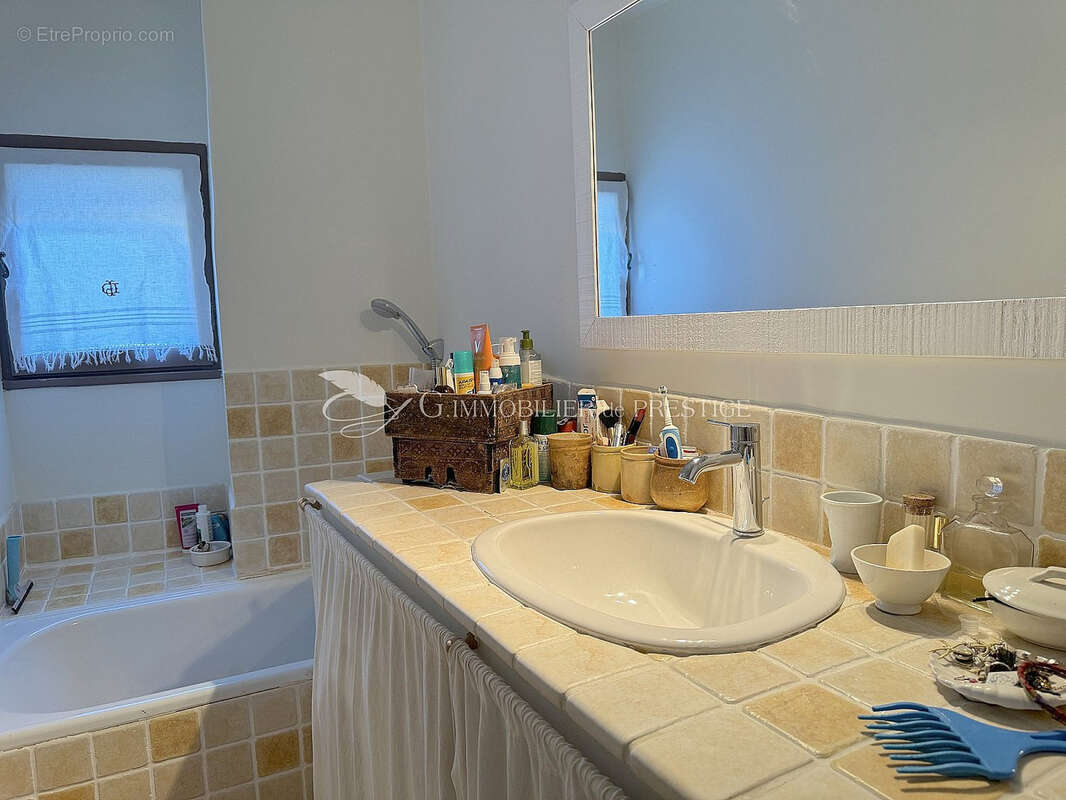 En exclusivité, à Saumane de Vaucluse, une maison d'artiste - photo 12