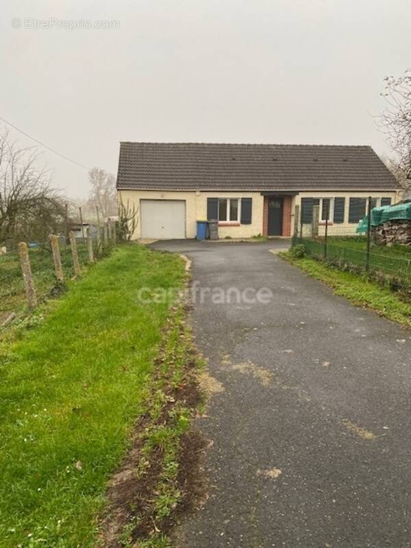 Maison à MONTENESCOURT