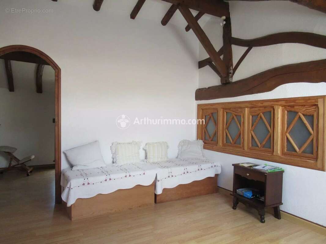 Maison à SAINT-MARTIN-DE-JUILLERS