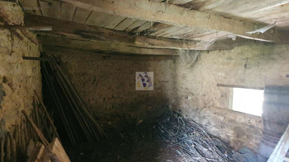Maison à CHARRAS