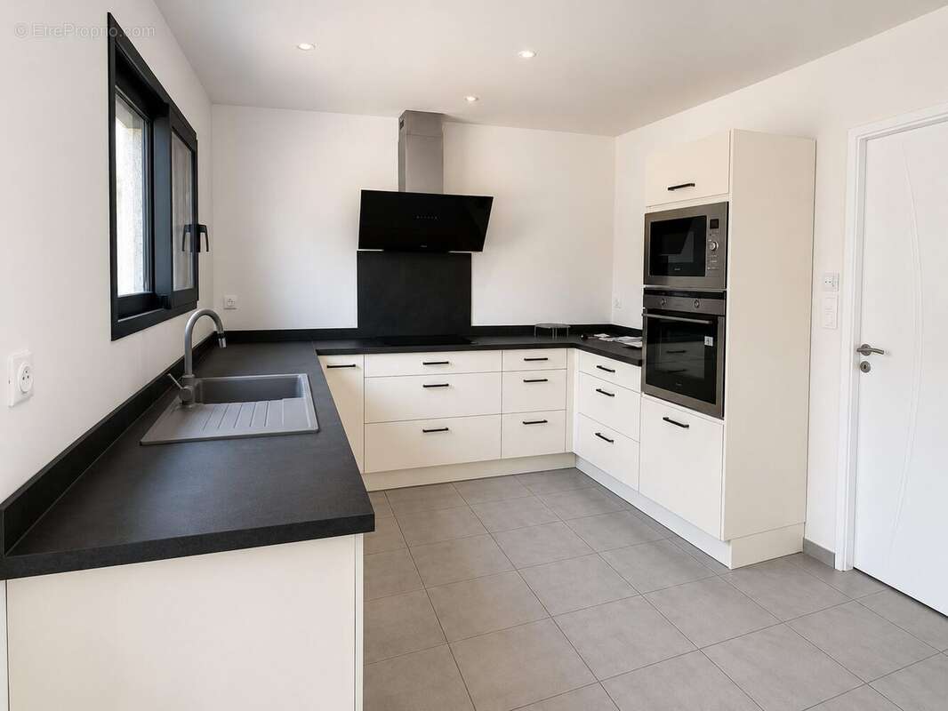 Maison 114 m² à Bruguieres  - photo 2