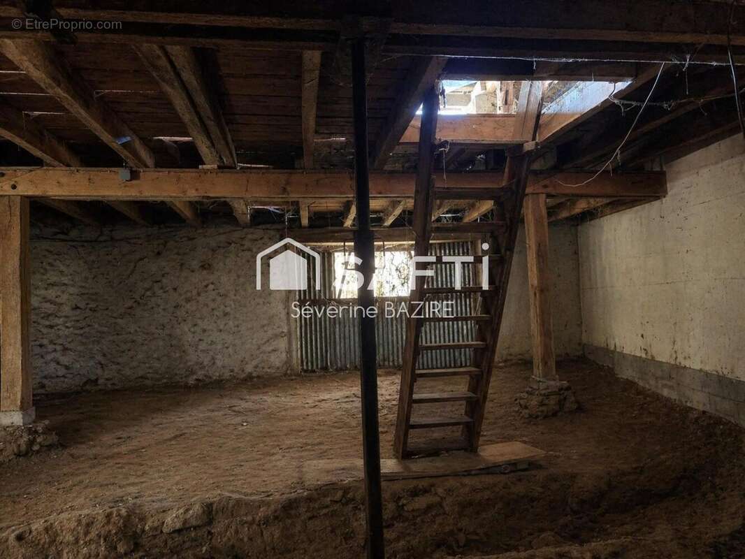 Maison 300 m² à Vijon  - photo 6