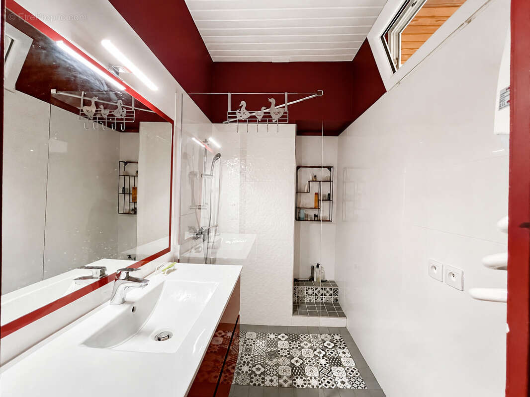 Maison de village 3 pièces  - 52 m2  - Cour privative et atelier - photo 5