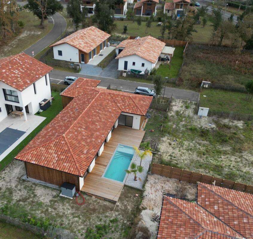 Maison à MOLIETS-ET-MAA