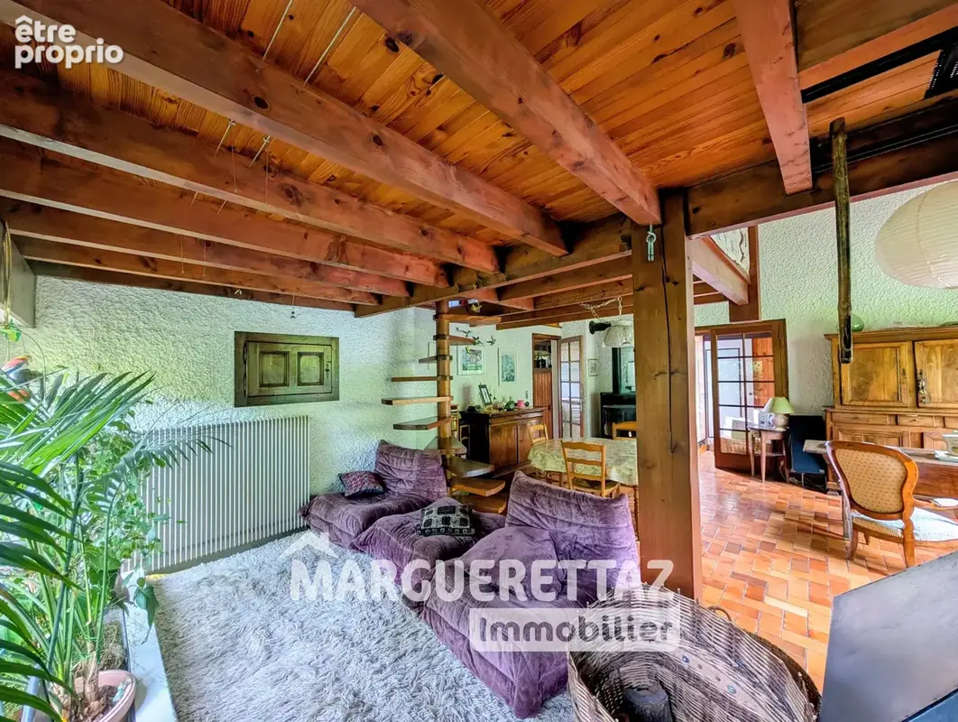 Maison de 115m² avec dépendances et garages - 2400m² terrain - St Jeoire - photo 4