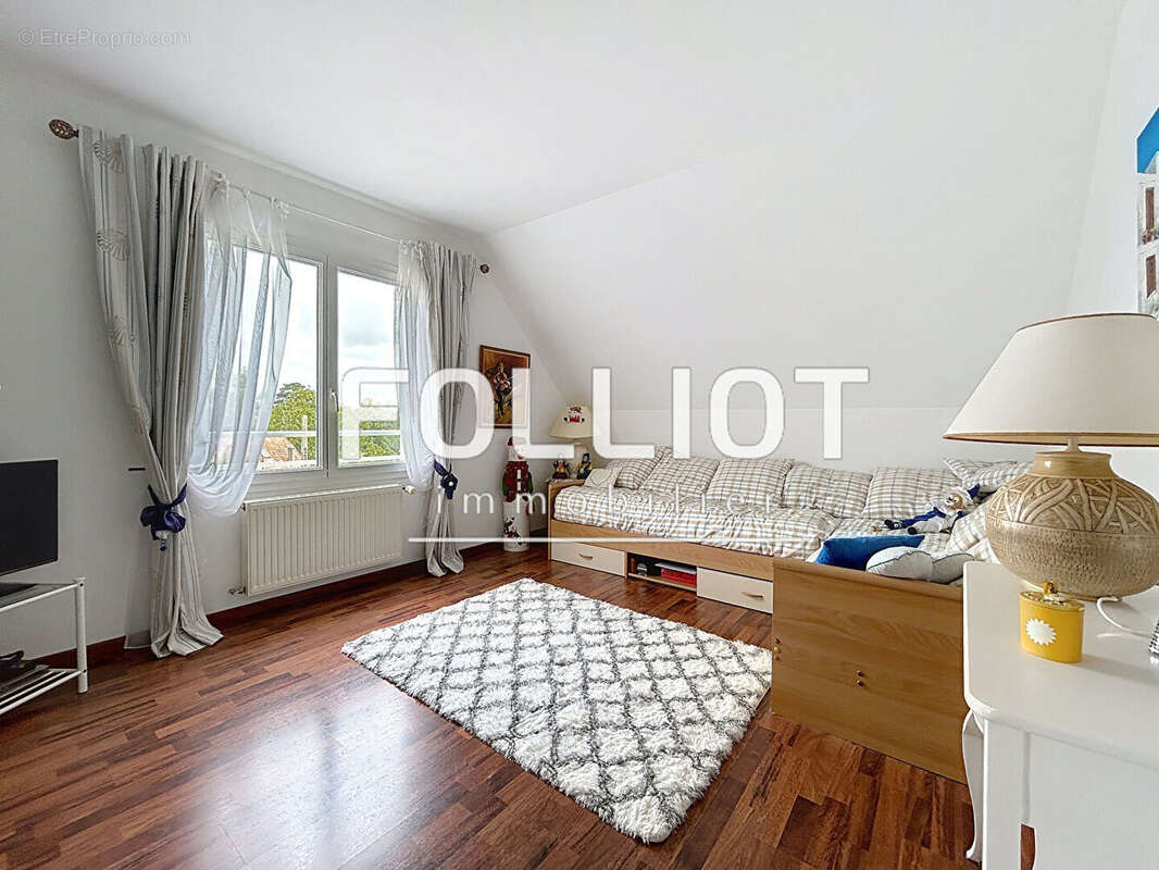 Maison à LONGUEVILLE