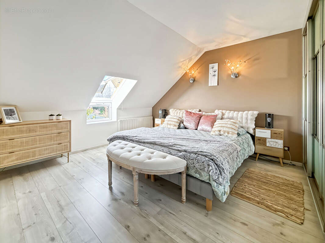 Maison à MENERVILLE