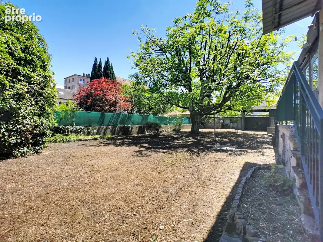 Bajatière / limite Saint-Martin d'Hères : maison de 128m2 à rénover sur terrain de 584m2 avec garage - photo 2