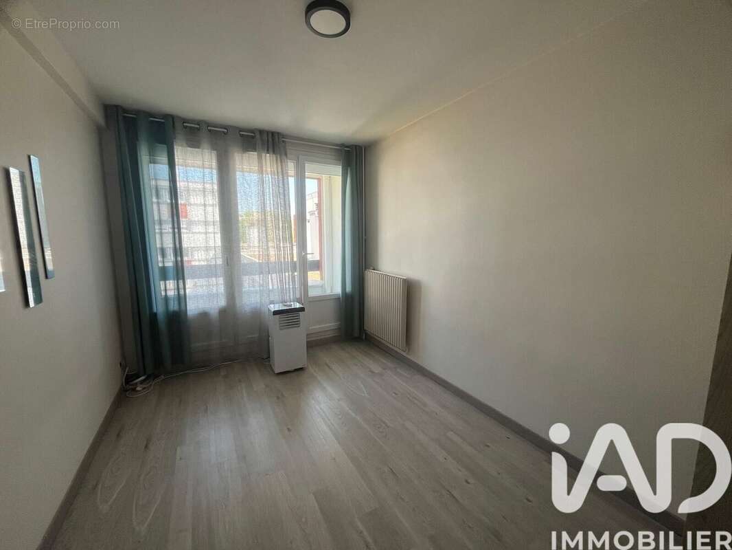 Photo 5 - Appartement à FLEURY-LES-AUBRAIS