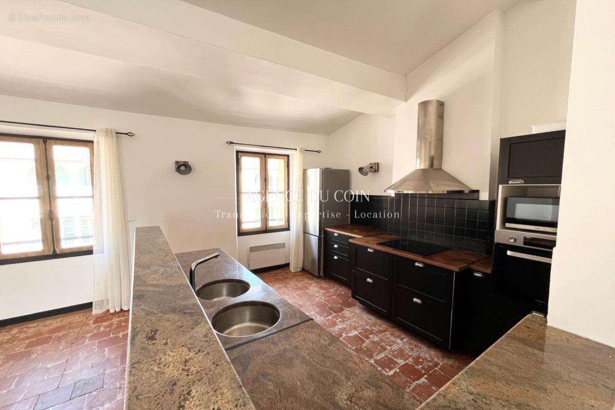 Appartement à LE MUY
