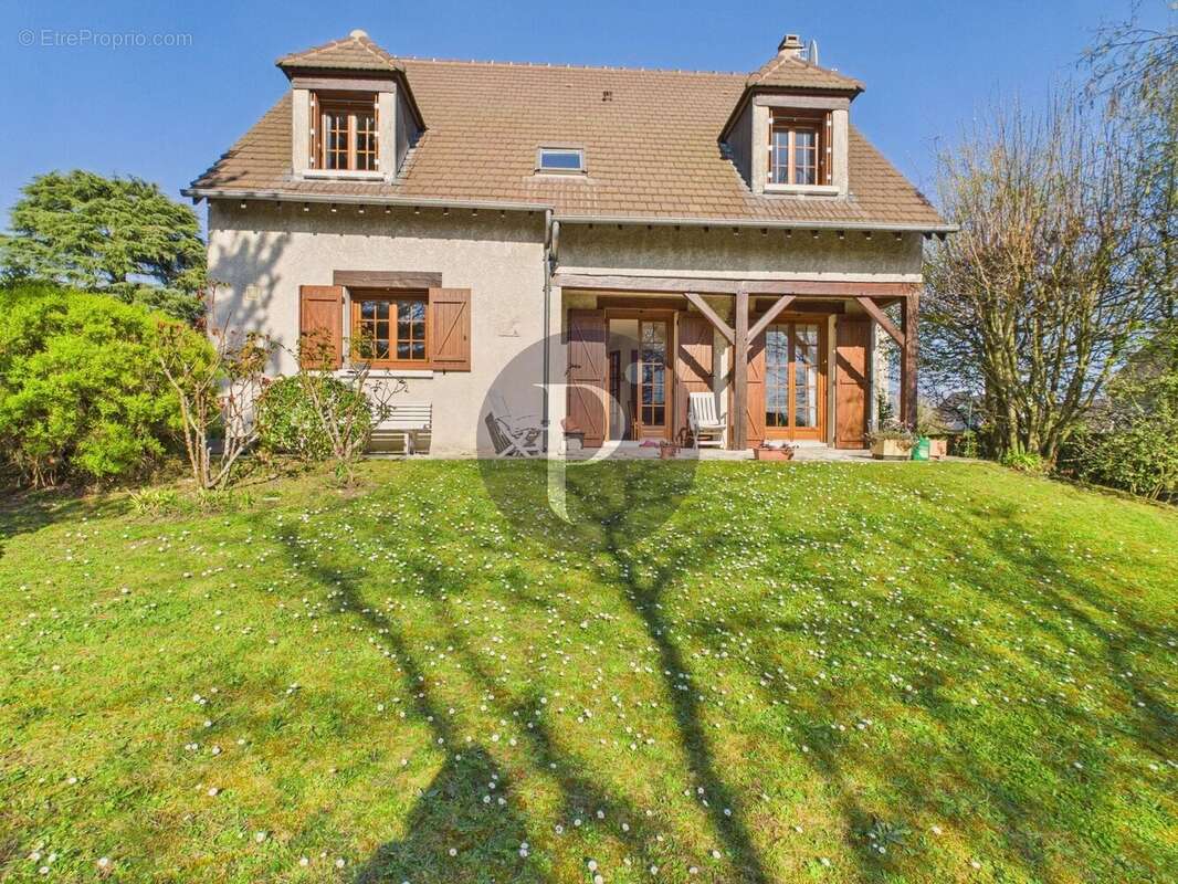 Maison à VERRIERES-LE-BUISSON