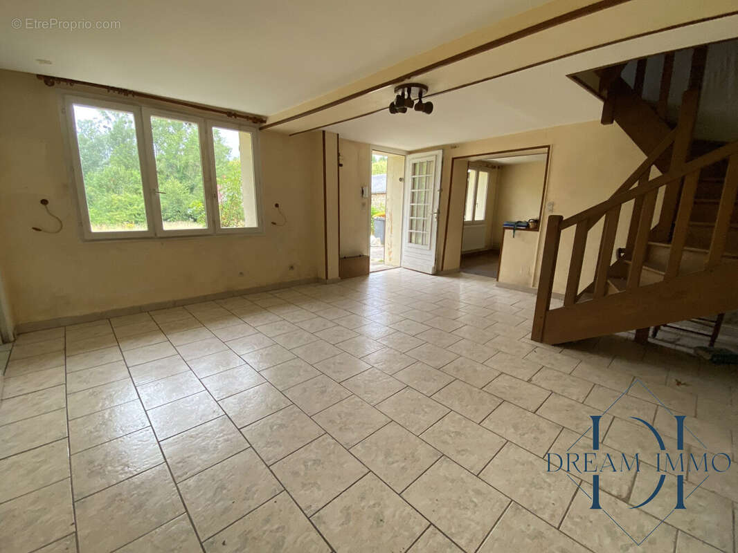 Maison à AMENUCOURT