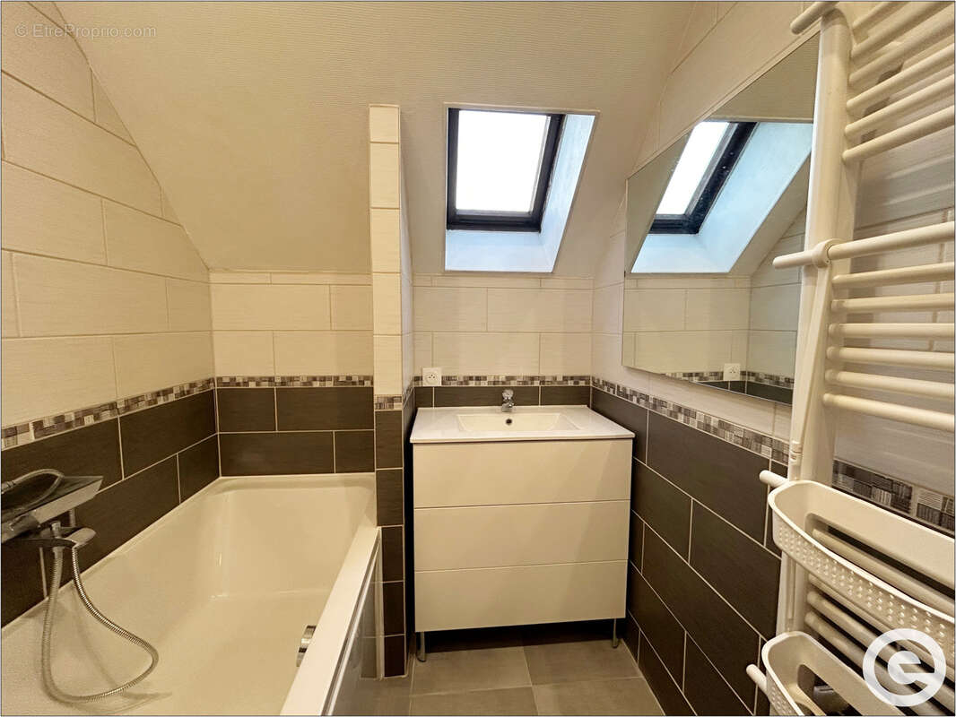 Maison à PONT-SUR-YONNE