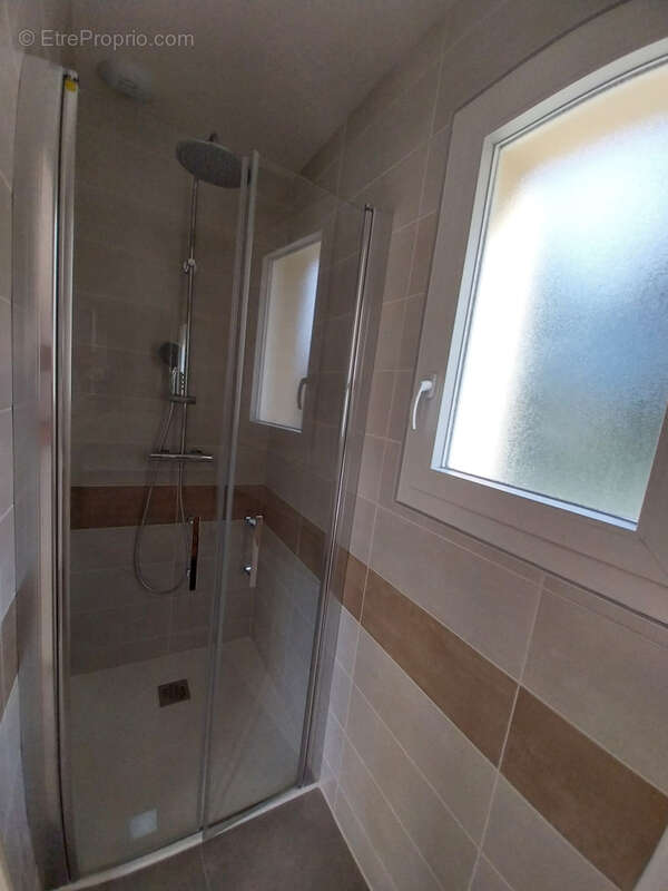 Maison à NEGREPELISSE