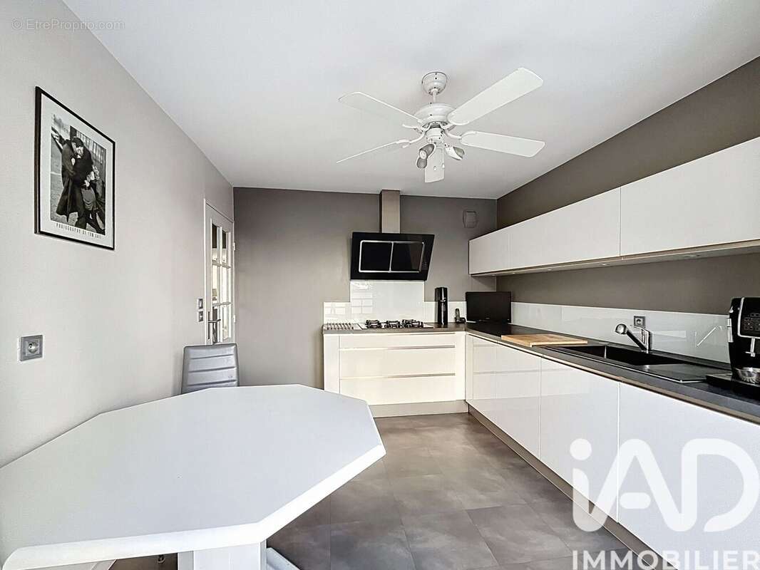 Photo 4 - Appartement à VILLEURBANNE