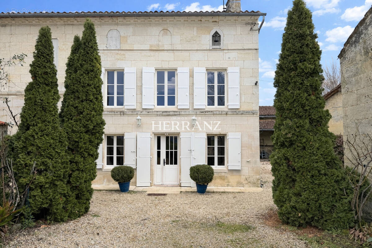 Maison à IZON