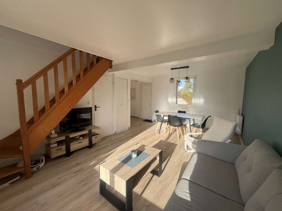 Appartement à PORT-EN-BESSIN-HUPPAIN