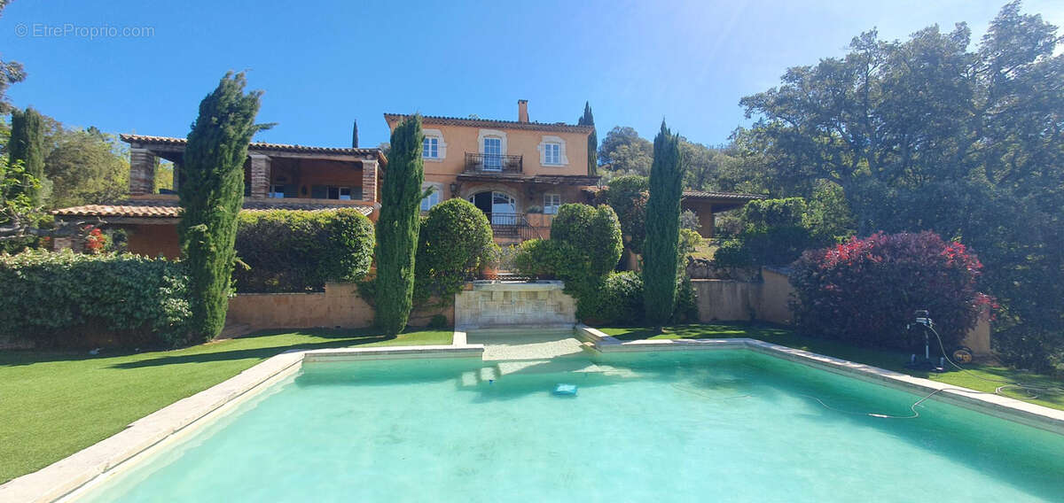 Maison à PLAN-DE-LA-TOUR