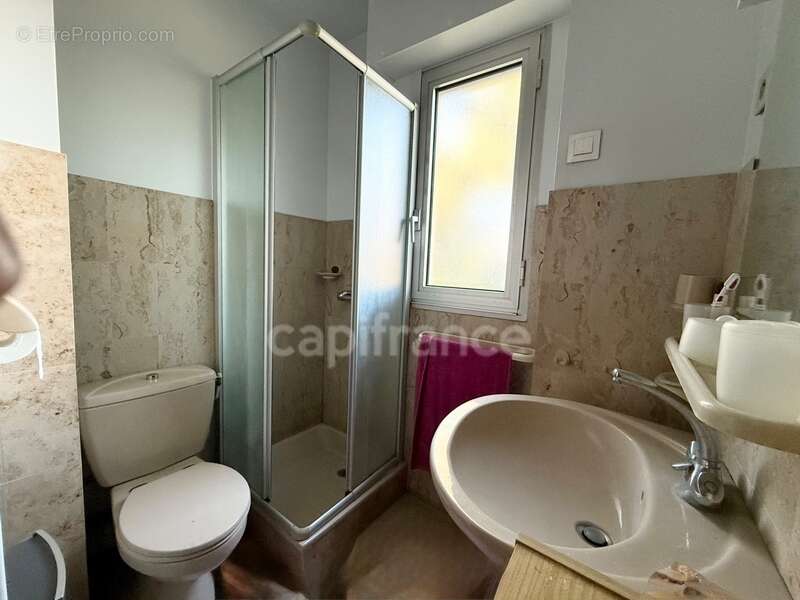 Appartement Studio à vendre 19 m2  SANARY SUR MER (83) - photo 7