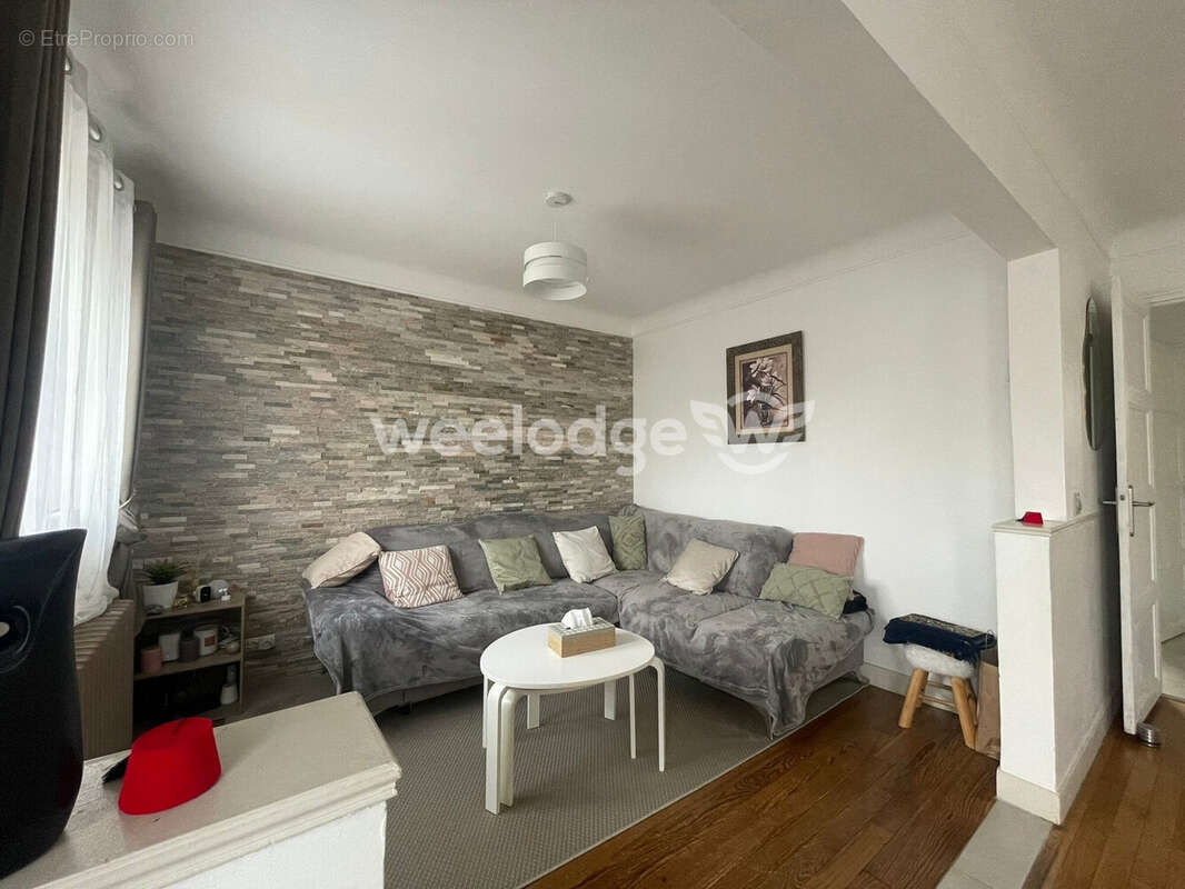Salon - Maison à SUCY-EN-BRIE