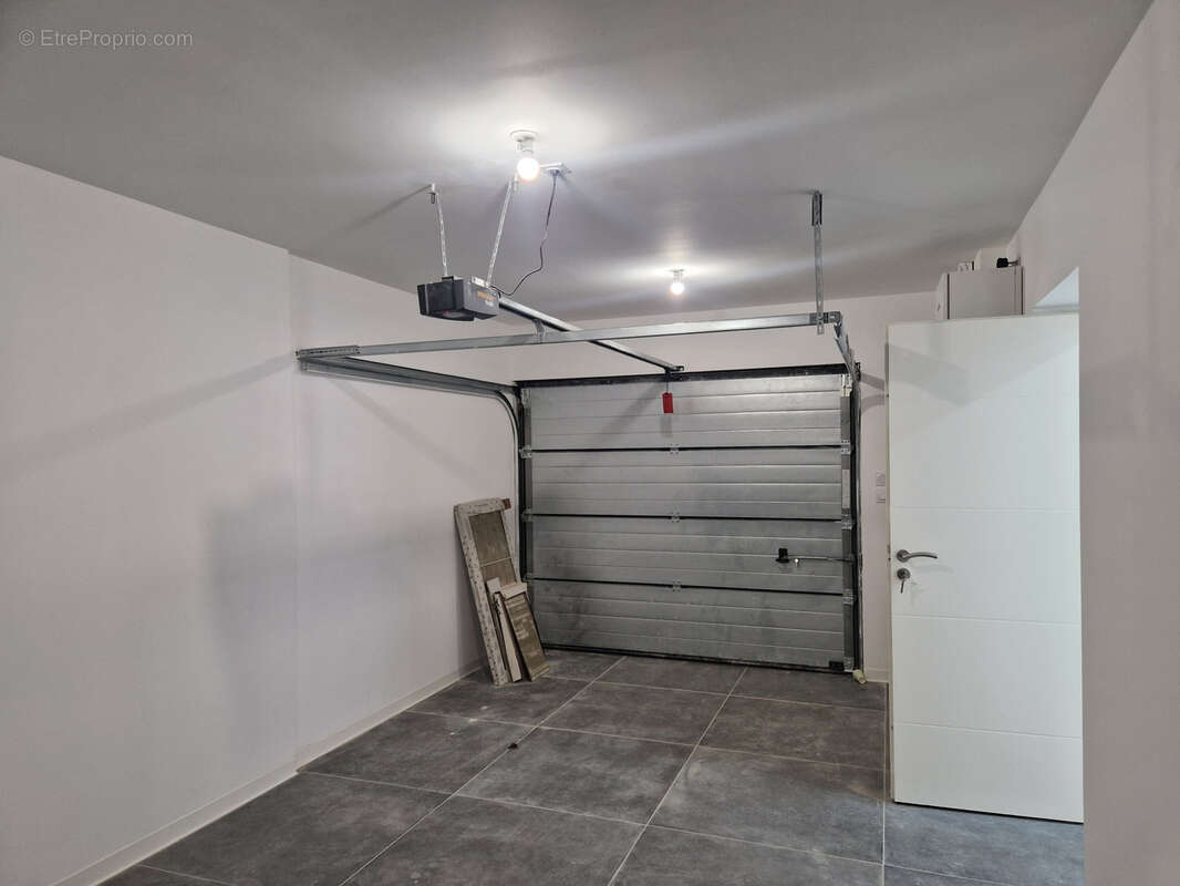 Maison à MONTELIMAR