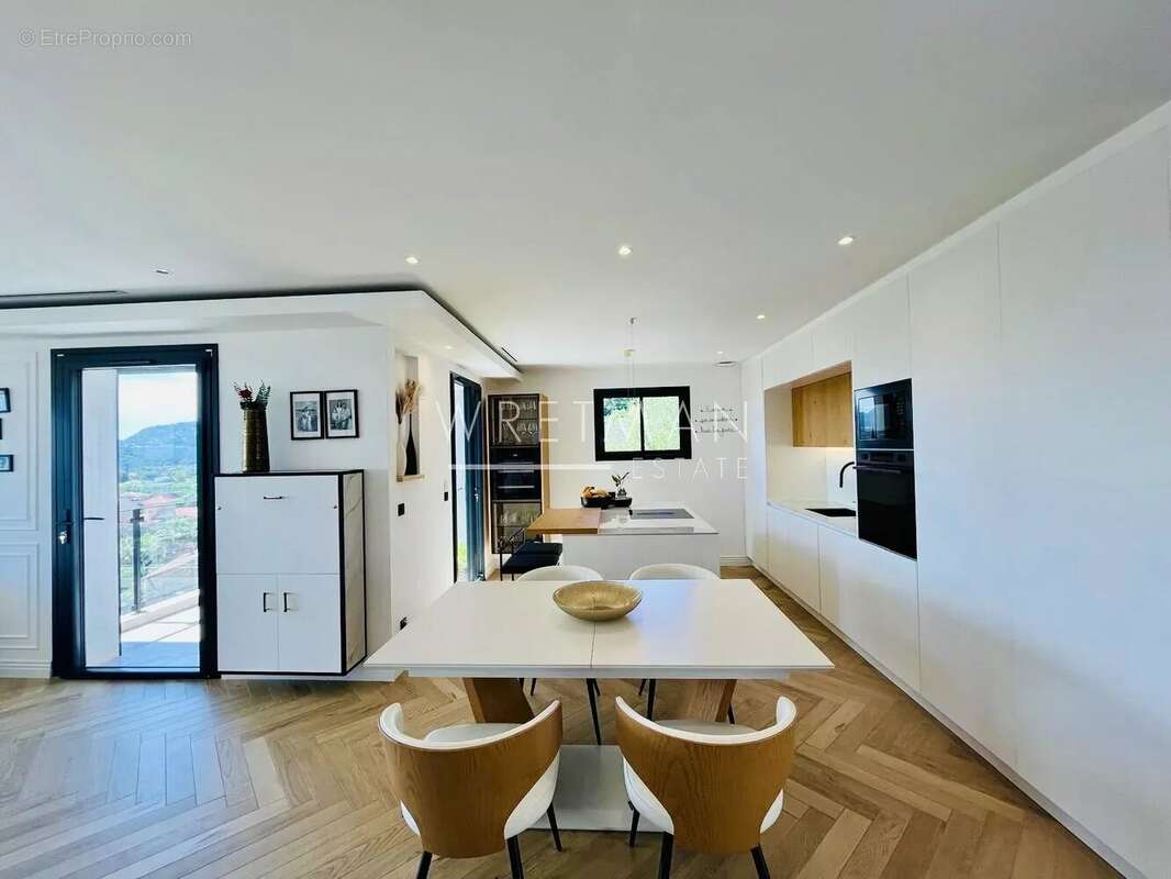Appartement à MANDELIEU-LA-NAPOULE