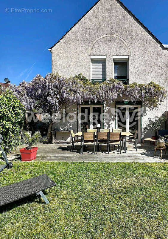 Maison 114 m² à Jouy-Le-Moutier  - photo 4