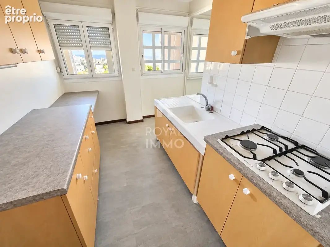 Le Mourillon - T3 avec balcon - proche commerces et commodités - photo 7