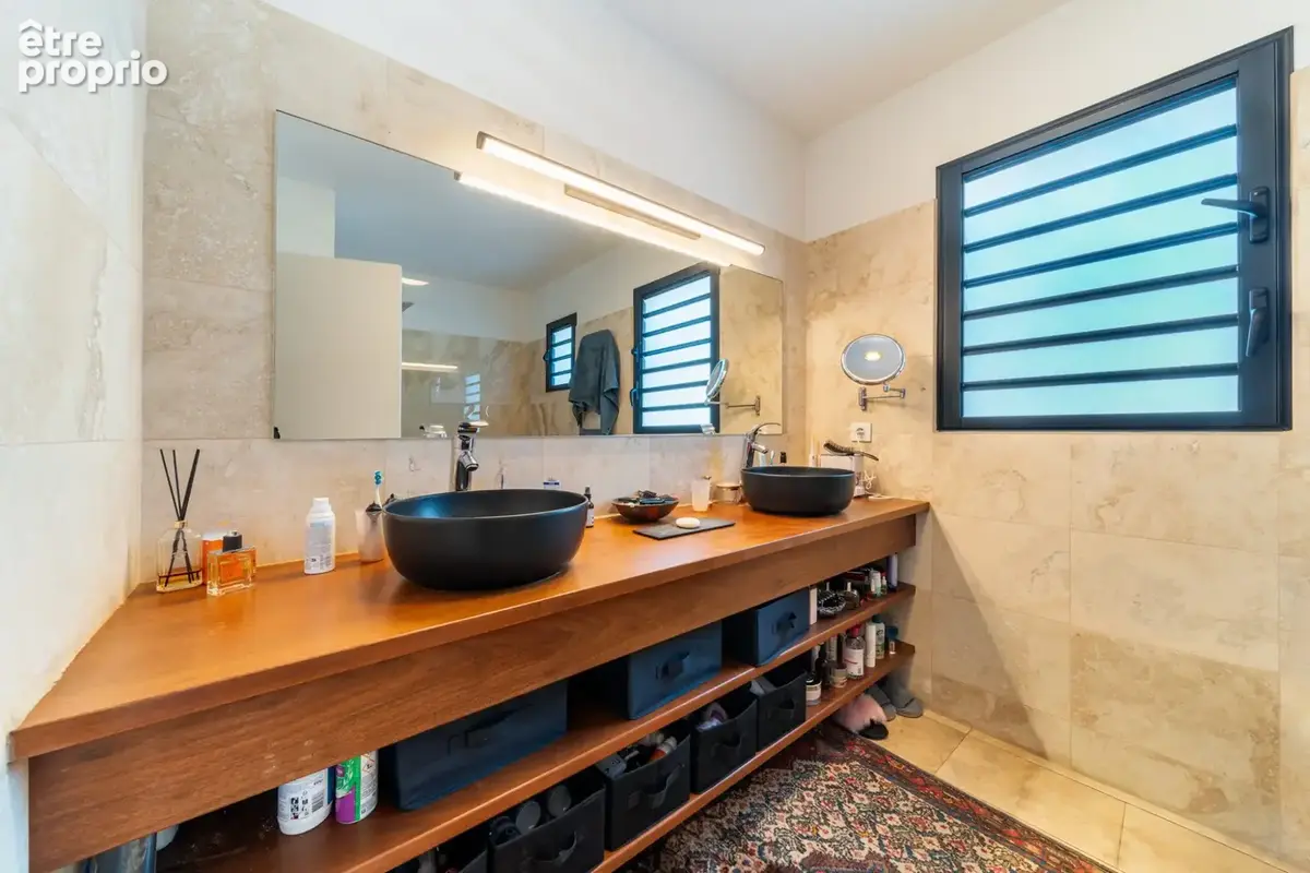 Maison 385 m² à Saint-Pierre  - photo 6