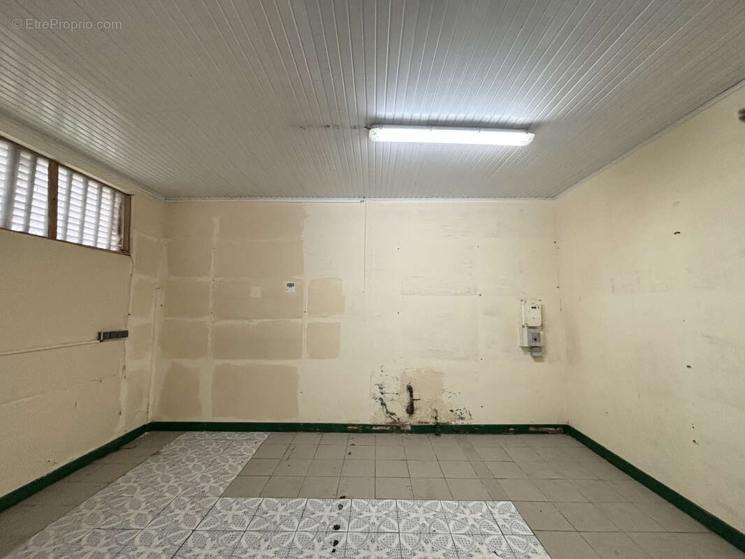 Commerce à FORT-DE-FRANCE