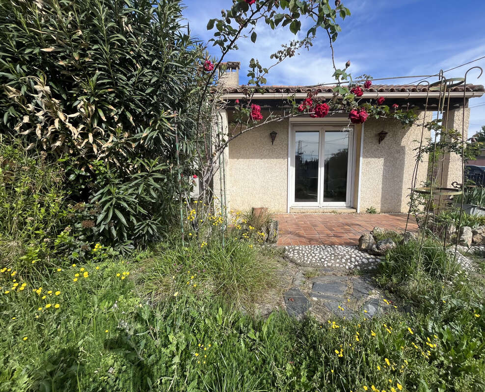 Maison à JONQUIERES-SAINT-VINCENT