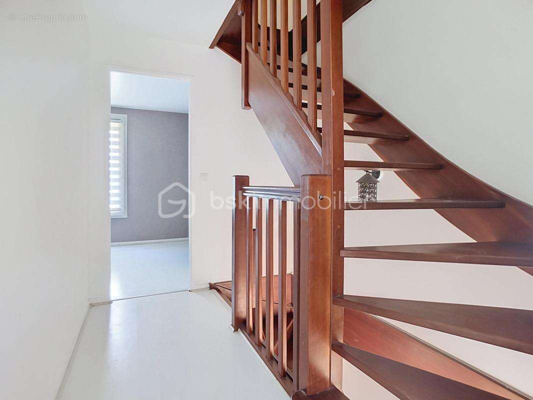 Maison de ville I 85m² I Serris bourg I Top emplacement - photo 7